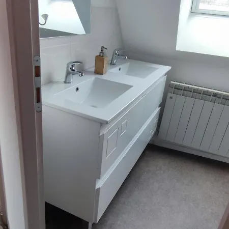 Semesterbostad Duplex De La Motte *